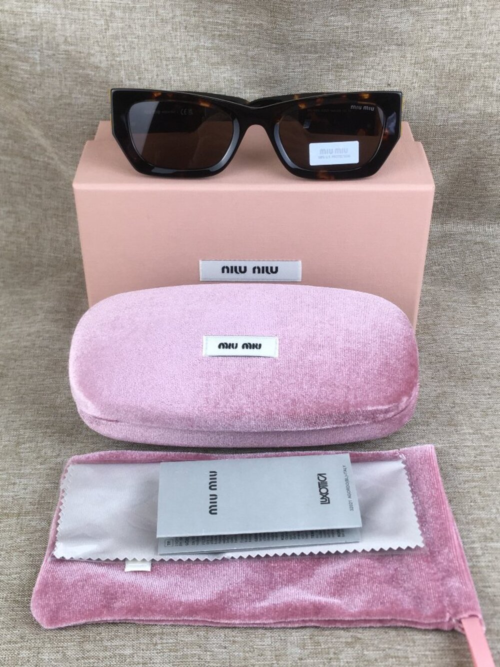NWT Miu Glimpse sunglasses